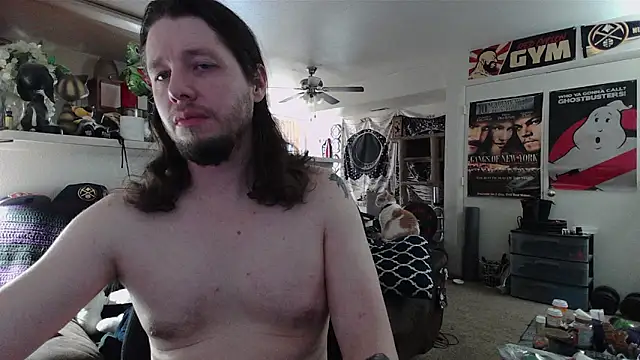 biggerisbetter12 online show from March 8, 4:00 pm