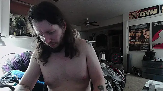 biggerisbetter12 online show from April 11, 6:18 am