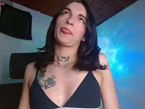 Snapshot of Scarlett_crastrawberry chatting on June 14, 9:22 am Scarlett crastrawberry online show from June 14, 9:22 am