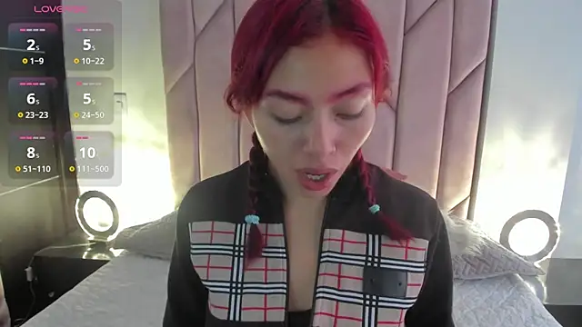 Snapshot of melanie_roux__ chatting on October 30, 12:06 pm melanie roux online show from October 30, 12:06 pm