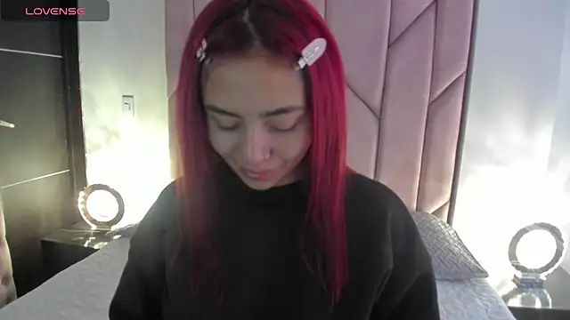 Snapshot of melanie_roux__ chatting on November 2, 12:29 pm melanie roux online show from November 2, 12:29 pm