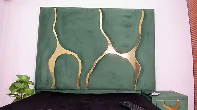 valentinaasm online show from May 3, 4:18 am