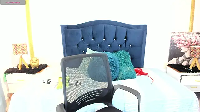 Inaya Khalifa online show from March 17, 1:43 am