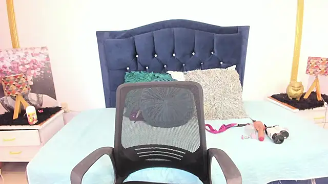 Inaya Khalifa online show from March 31, 12:45 am