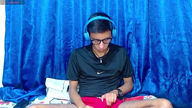 DavTwink3100 online show from March 24, 1:54 am