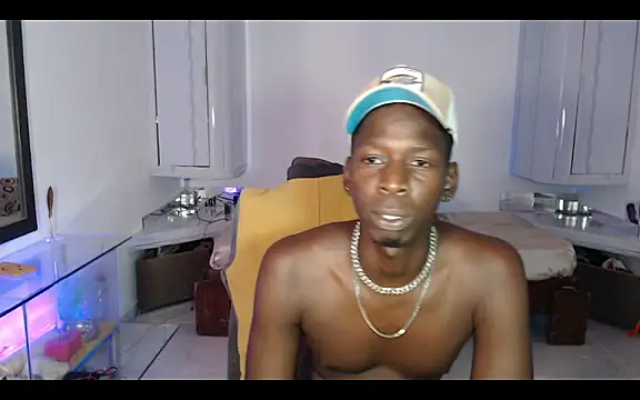 Snapshot of Black_Paradice chatting on June 9, 1:39 am Black Paradice online show from June 9, 1:39 am