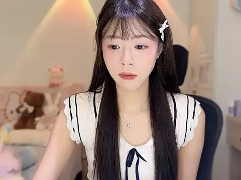 Onecutelittle online show from October 25, 4:53 am