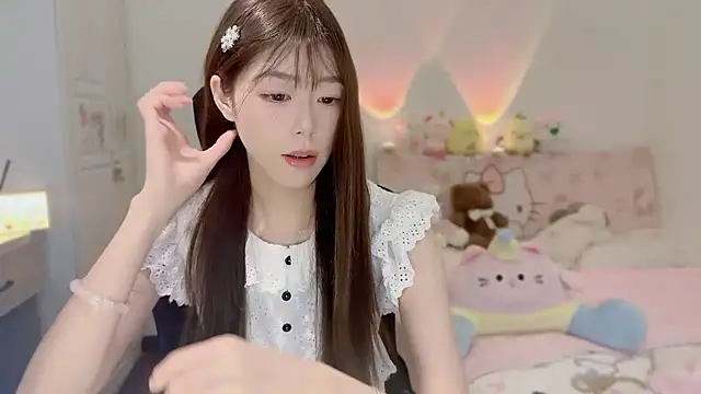 Onecutelittle online show from November 1, 6:37 am