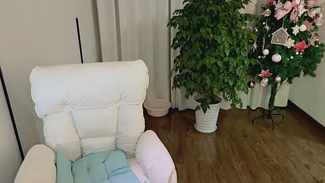 Onecutelittle online show from March 11, 12:33 pm