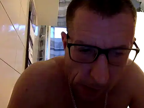 Snapshot of Filip_76 chatting on August 8, 6:32 pm Filip 76 online show from August 8, 6:32 pm