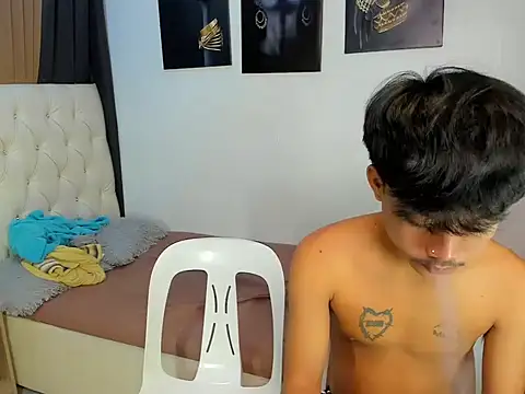 Snapshot of hardcocktwink chatting on November 2, 5:04 pm hardcocktwink online show from November 2, 5:04 pm