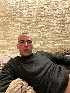 Rotteei1 online show from October 19, 6:03 am