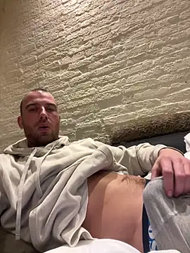 Rotteei1 online show from December 16, 4:06 am