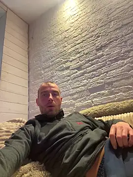 Rotteei1 online show from December 19, 11:06 am