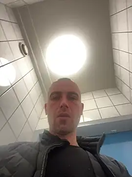 Rotteei1 online show from April 13, 11:16 am