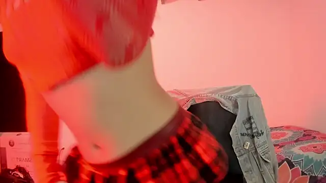 Nikki  uwu online show from April 5, 7:33 pm