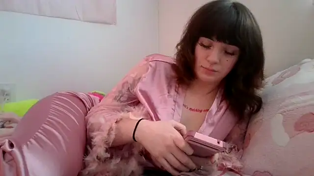Trickylucy555 online show from November 18, 4:33 pm