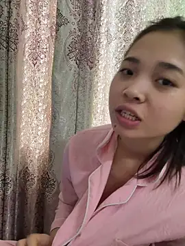 aaaaawhate online show from February 17, 8:33 am