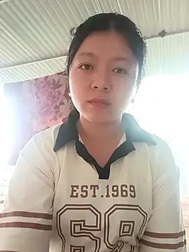 lisa-bae00 online show from April 20, 12:35 am