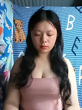 lisa-bae00 online show from July 15, 1:05 pm