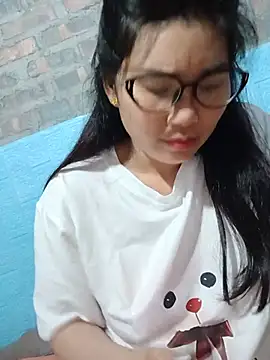 Snapshot of Bear_bear0 chatting on June 17, 6:31 pm Bear bear0 online show from June 17, 6:31 pm