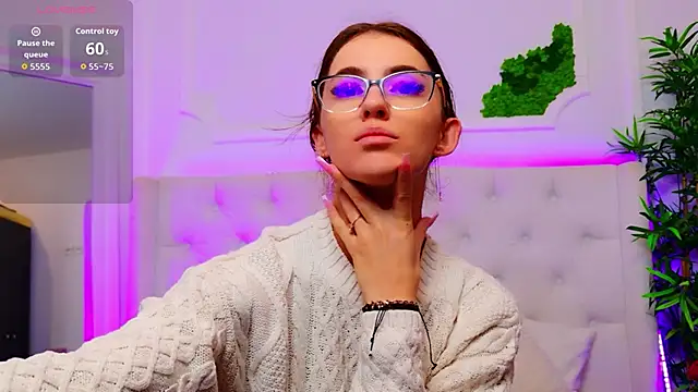 ElisaCharm online show from February 25, 4:55 am