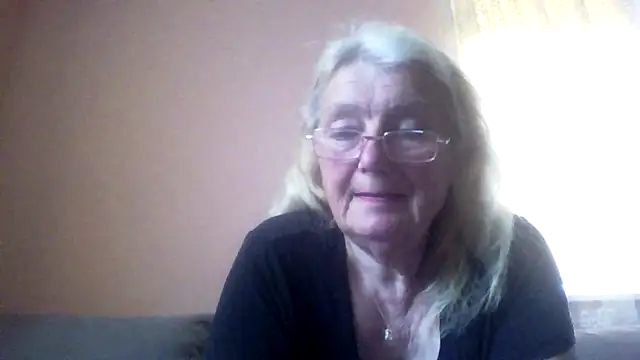 AmyLove353 online show from June 6, 5:56 am