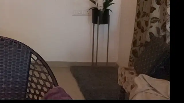 MakeMeAwareAah online show from December 5, 1:03 am