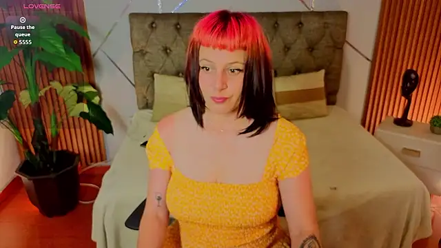 camilaa lux online show from February 24, 2:26 pm