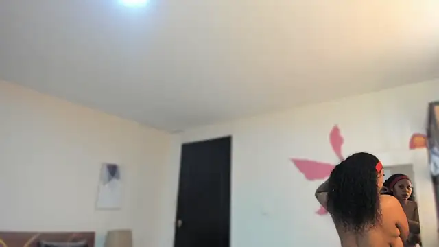 YariRose online show from March 16, 2:21 pm