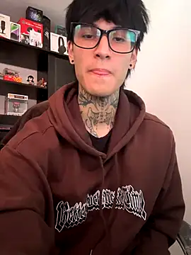 Snapshot of sflps chatting on December 15, 8:02 pm sflps online show from December 15, 8:02 pm