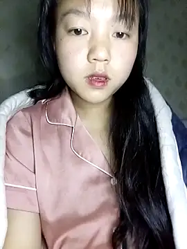 Quynhsumon online show from February 4, 2:56 pm