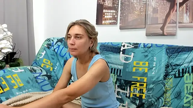Snapshot of Tenderly_Sophie chatting on July 18, 1:10 am Tenderly Sophie online show from July 18, 1:10 am