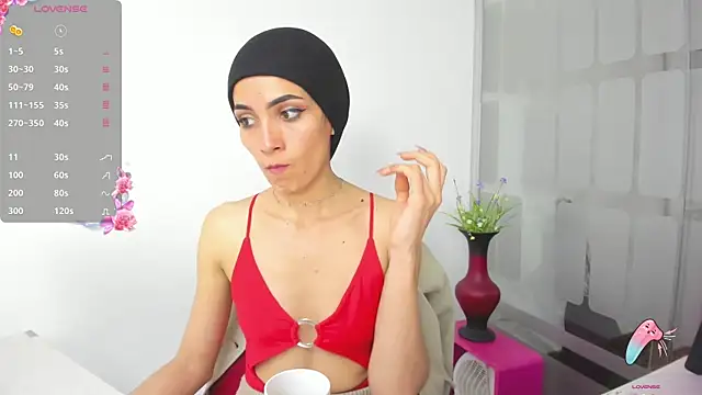 chloehanna online show from March 25, 10:05 pm