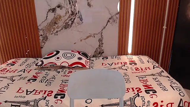 rosselyn  online show from December 4, 7:55 pm