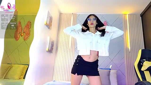 Sara swift9 online show from November 28, 8:00 pm