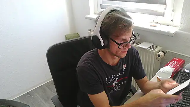 StephPra94 online show from July 8, 11:58 am