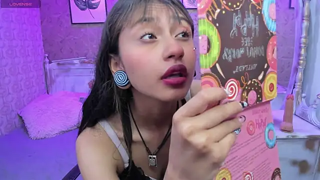 Snapshot of Noa_clk chatting on November 19, 4:01 am Noa clk online show from November 19, 4:01 am