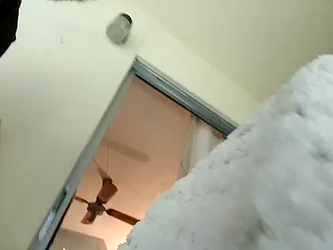 Snapshot of KosherCo313 chatting on October 23, 4:28 pm KosherCo313 online show from October 23, 4:28 pm