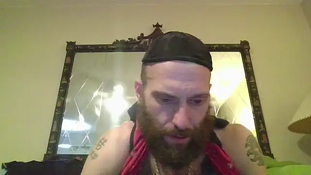 Snapshot of KosherCo313 chatting on December 1, 3:00 am KosherCo313 online show from December 1, 3:00 am