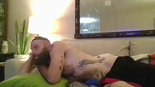 Snapshot of KosherCo313 chatting on December 19, 5:03 am KosherCo313 online show from December 19, 5:03 am