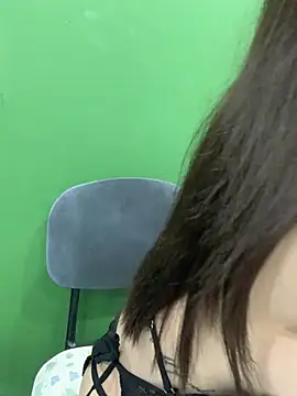JuNi-Li online show from August 8, 9:11 am