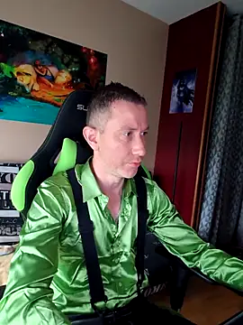 Gamerinleather online show from October 26, 8:42 am