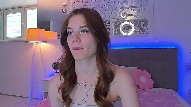 LuisaClover online show from May 22, 12:22 pm