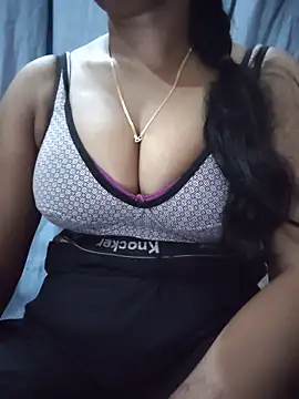 Ezabelljohn online show from June 4, 9:37 am