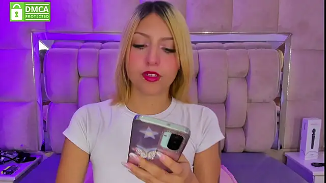 Snapshot of daniiela_beteche777 chatting on February 13, 8:38 pm daniiela beteche777 online show from February 13, 8:38 pm