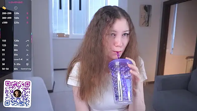 MegganKinson online show from April 4, 4:22 am