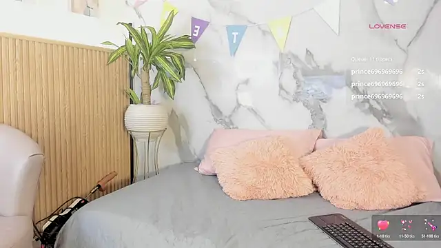 Fyre divine online show from April 8, 10:26 am