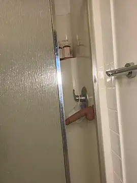 elliepixie online show from April 6, 11:27 pm