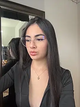 IslaCole online show from February 19, 10:39 pm